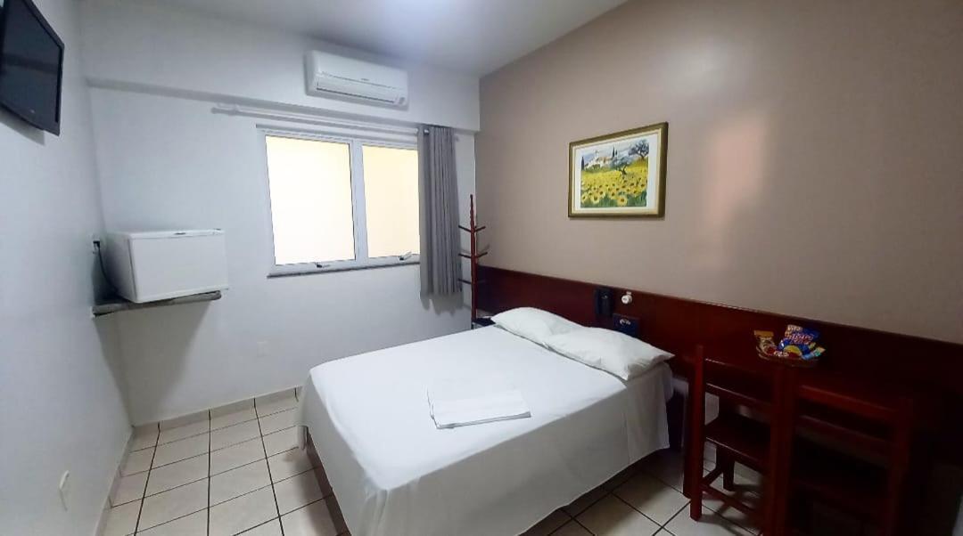 Alpha Ville Hotel Assis Esterno foto
