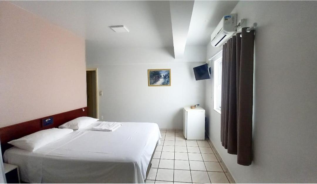 Alpha Ville Hotel Assis Esterno foto