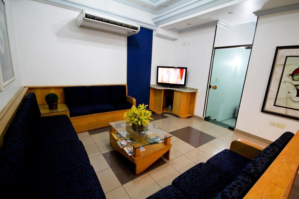 Alpha Ville Hotel Assis Esterno foto