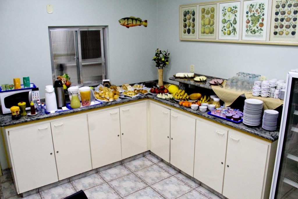 Alpha Ville Hotel Assis Esterno foto