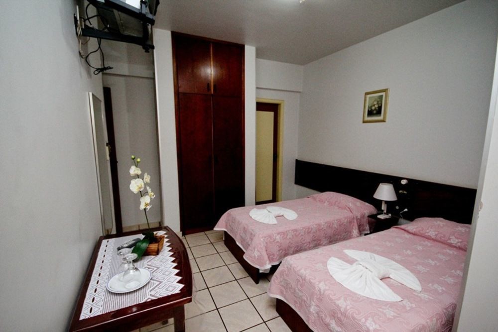 Alpha Ville Hotel Assis Esterno foto