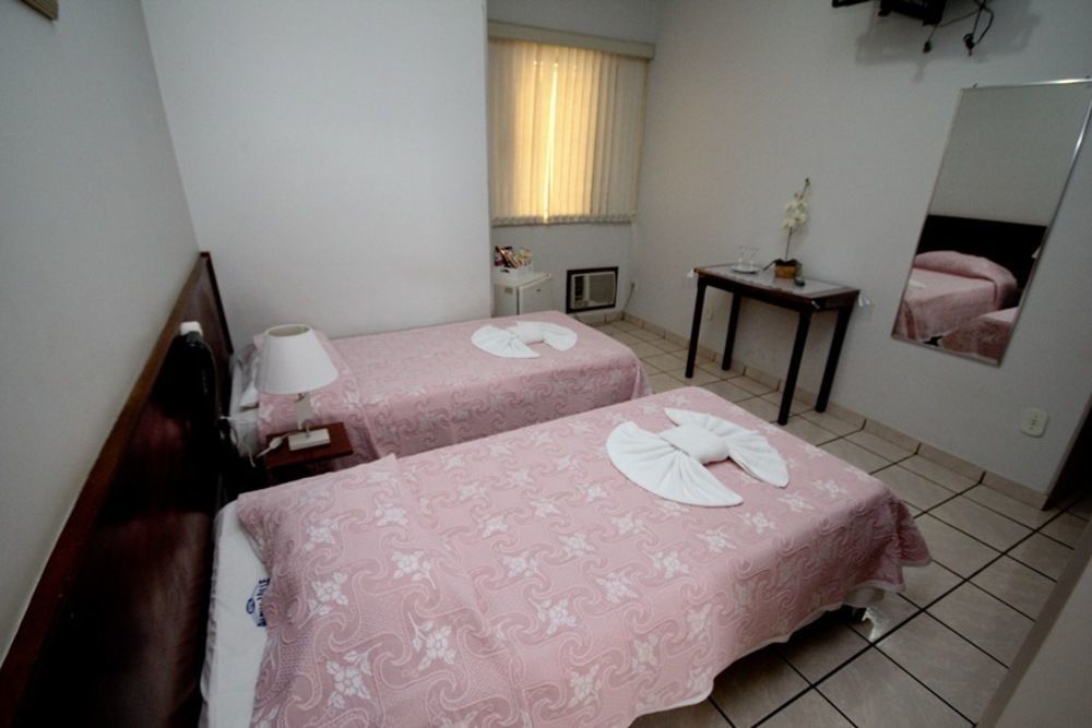 Alpha Ville Hotel Assis Esterno foto